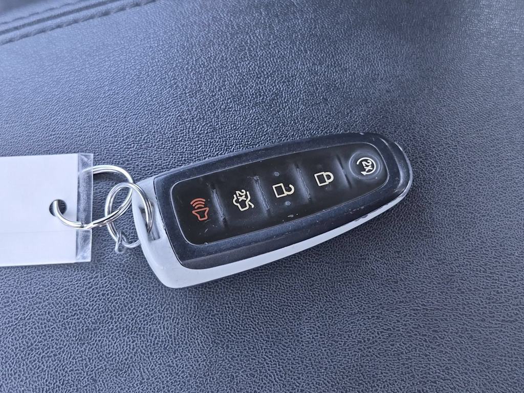 Thumbnail: 2015 Ford Taurus - 16