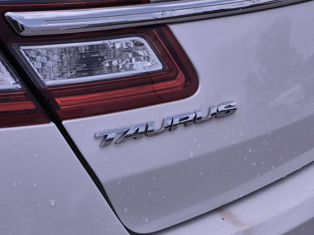Thumbnail: 2015 Ford Taurus - 24