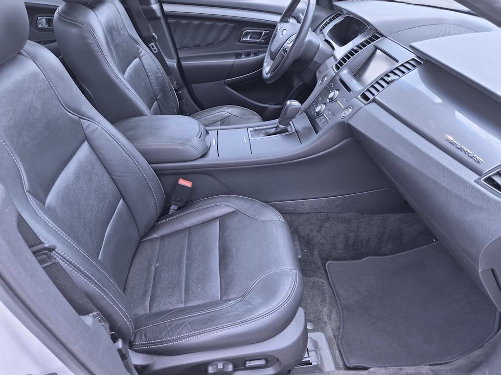 Thumbnail: 2015 Ford Taurus - 10