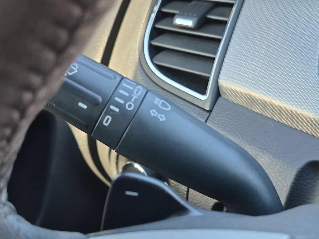 Thumbnail: 2015 Ford Taurus - 15