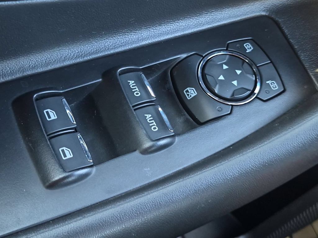 Thumbnail: 2015 Ford Taurus - 36