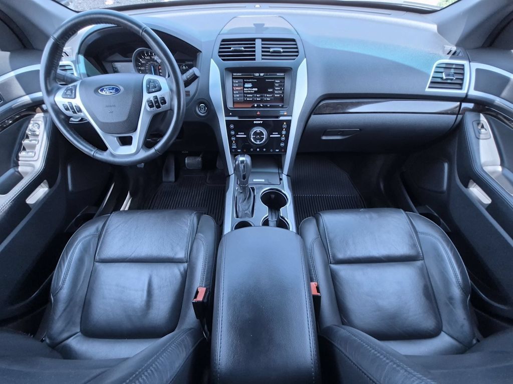 Thumbnail: 2015 Ford Explorer - 8