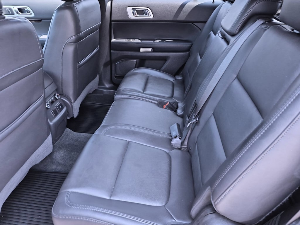 Thumbnail: 2015 Ford Explorer - 26