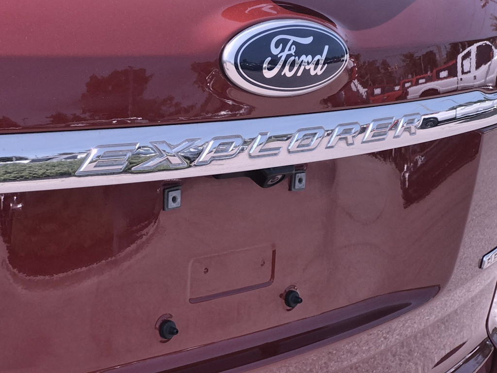 Thumbnail: 2015 Ford Explorer - 24