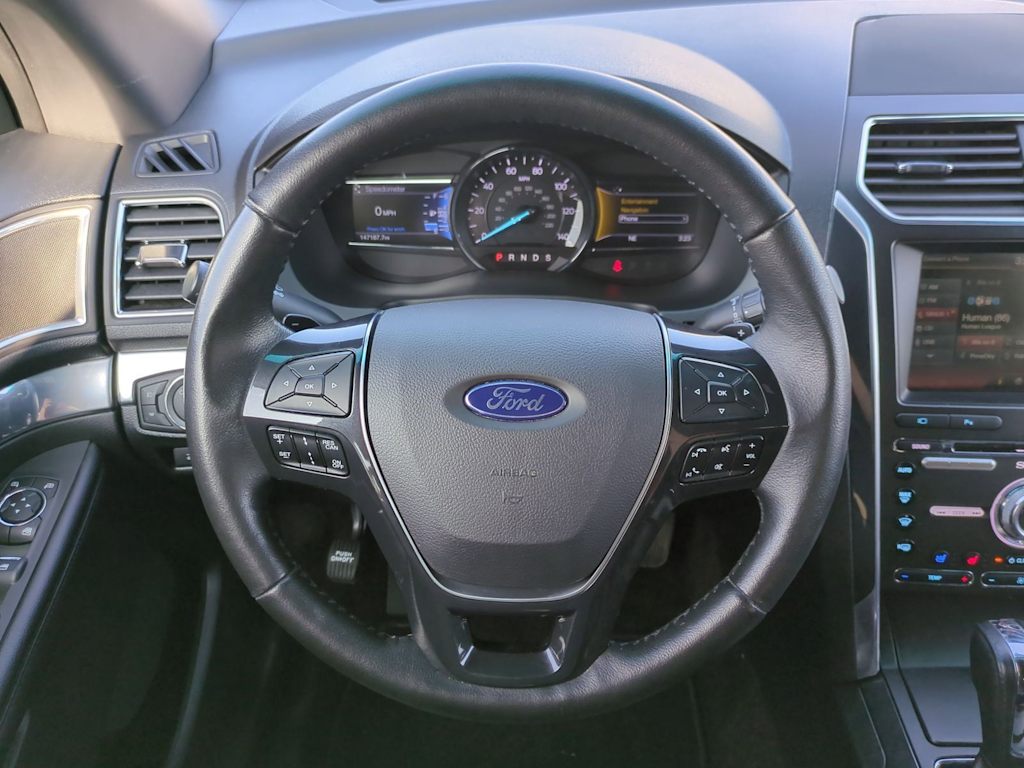 Thumbnail: 2016 Ford Explorer - 13