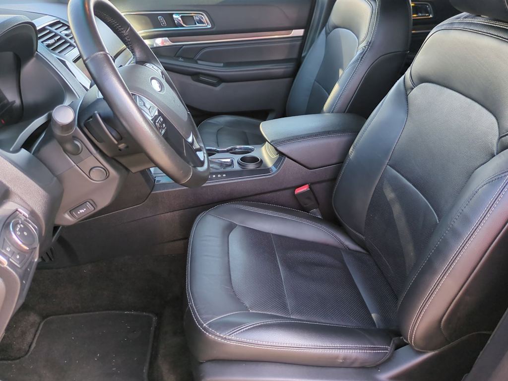 Thumbnail: 2016 Ford Explorer - 10