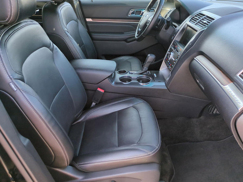 Thumbnail: 2016 Ford Explorer - 11