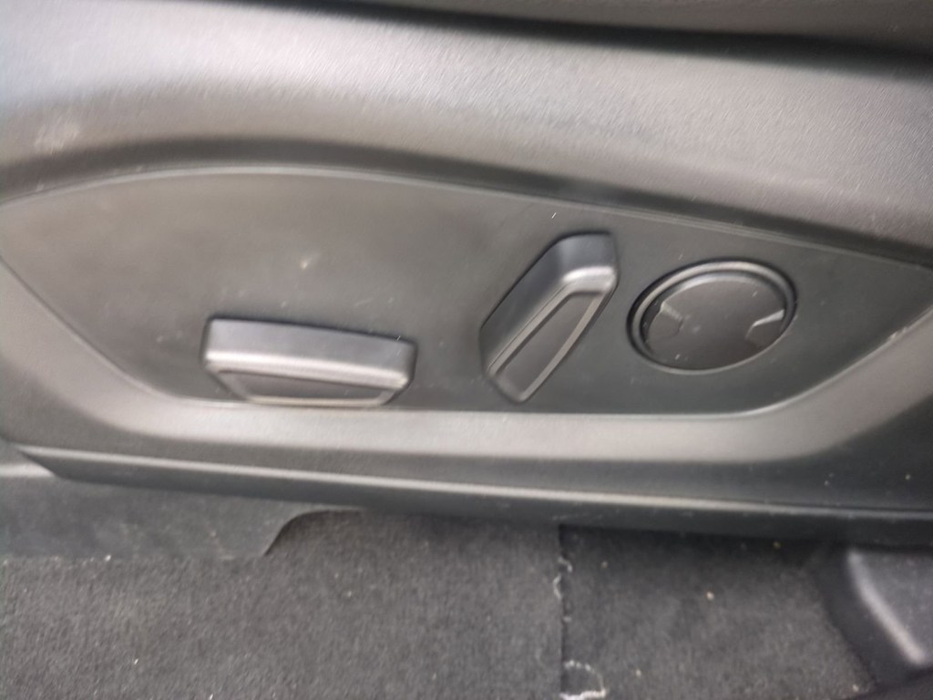 Thumbnail: 2022 Ford Explorer - 25