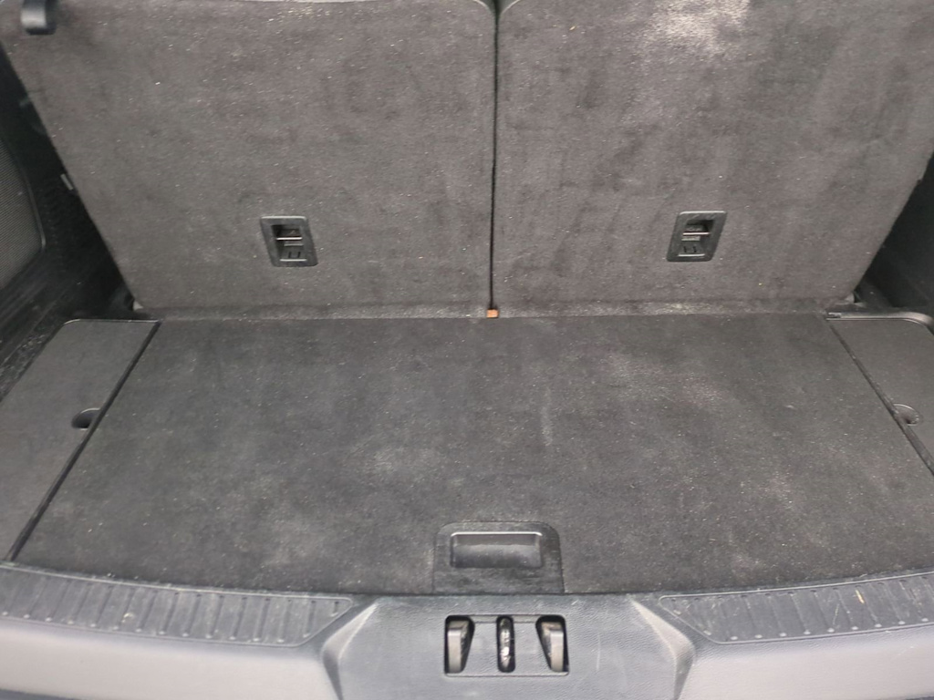 Thumbnail: 2022 Ford Explorer - 16