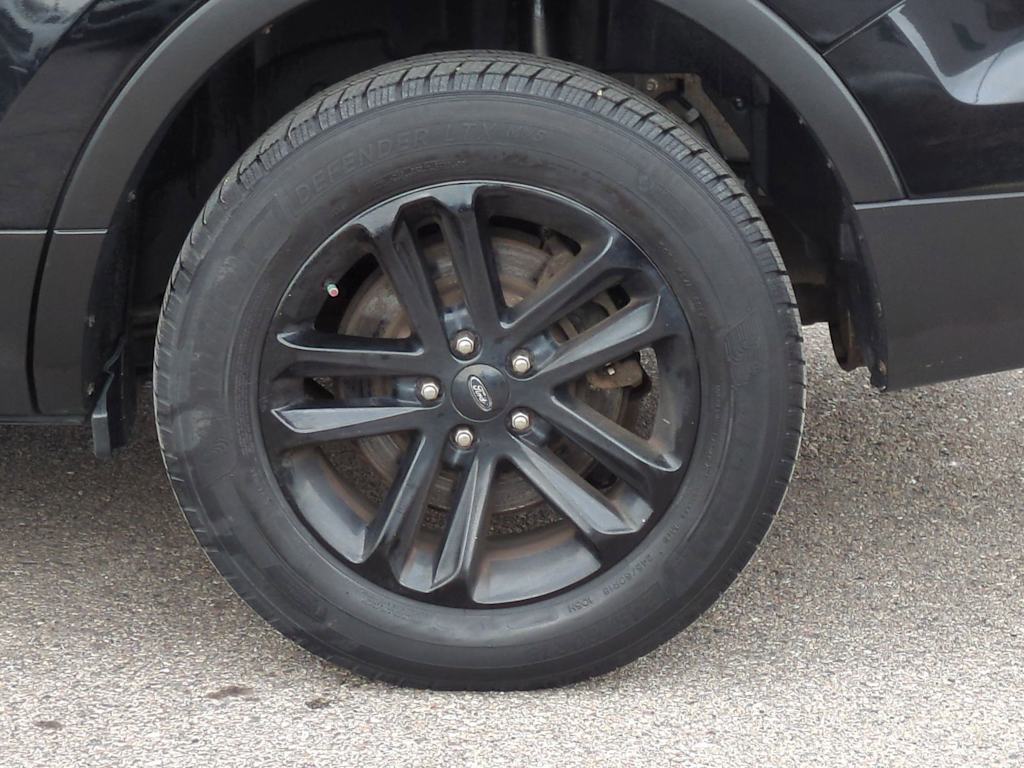 Thumbnail: 2017 Ford Explorer - 8