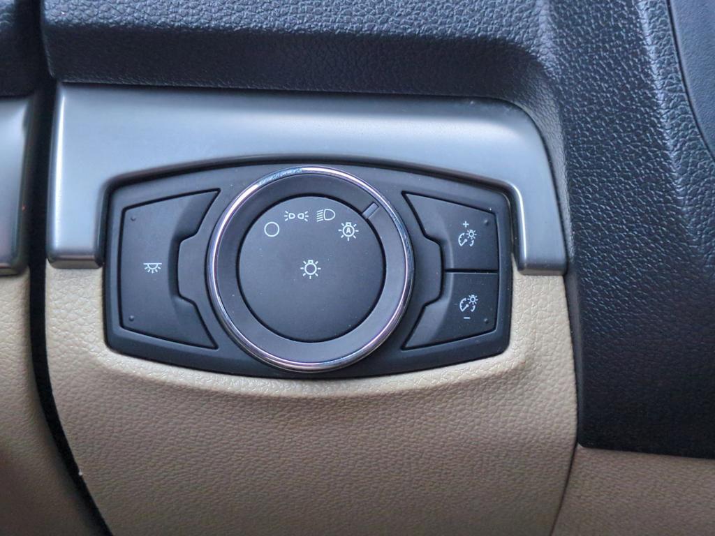 Thumbnail: 2017 Ford Explorer - 30