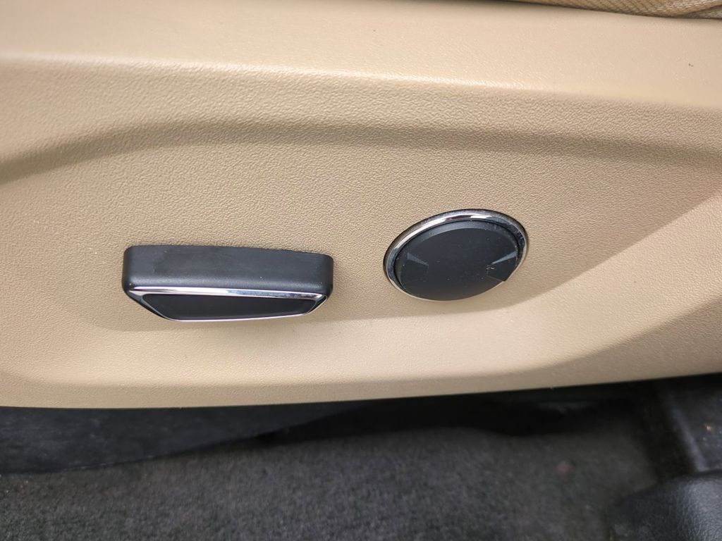 Thumbnail: 2017 Ford Explorer - 24