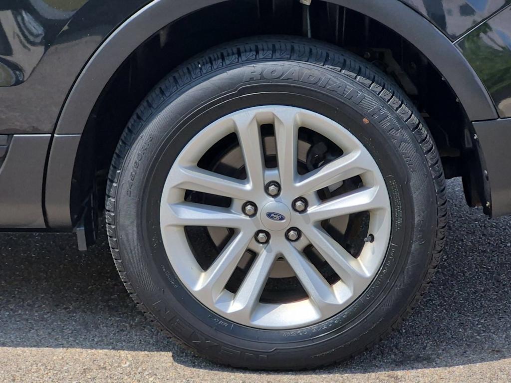 Thumbnail: 2015 Ford Explorer - 7