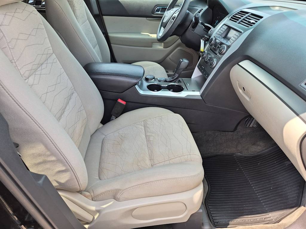 Thumbnail: 2015 Ford Explorer - 10