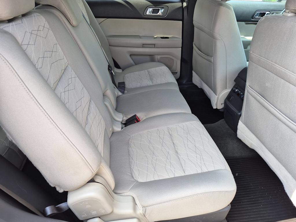 Thumbnail: 2015 Ford Explorer - 27