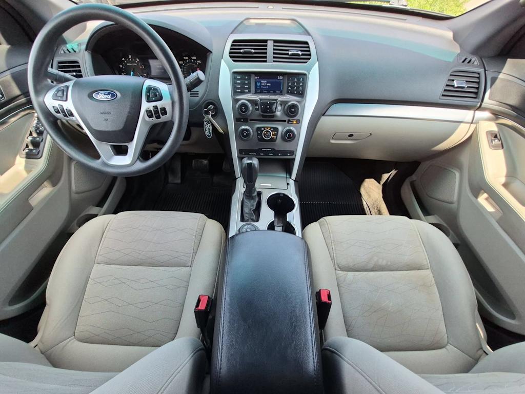 Thumbnail: 2015 Ford Explorer - 8