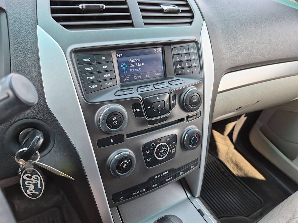 Thumbnail: 2015 Ford Explorer - 13