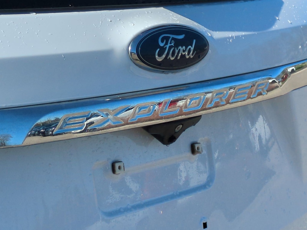 Thumbnail: 2017 Ford Explorer - 7