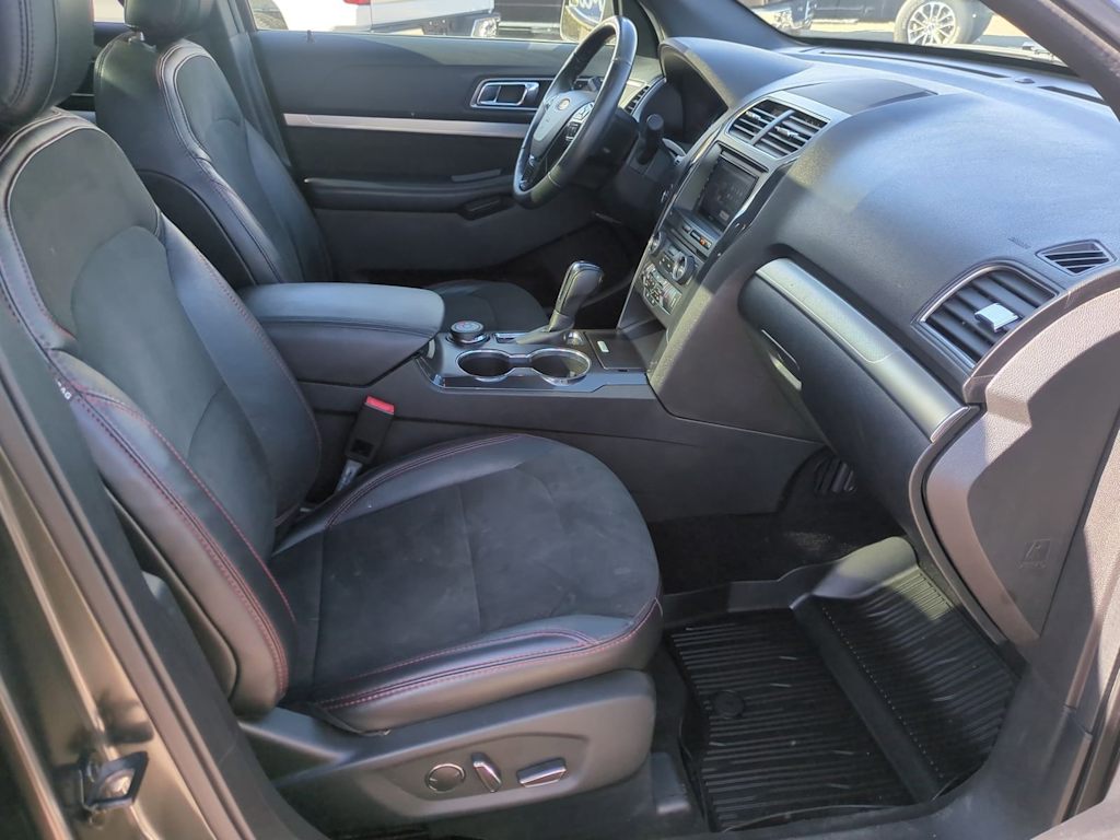 Thumbnail: 2018 Ford Explorer - 11