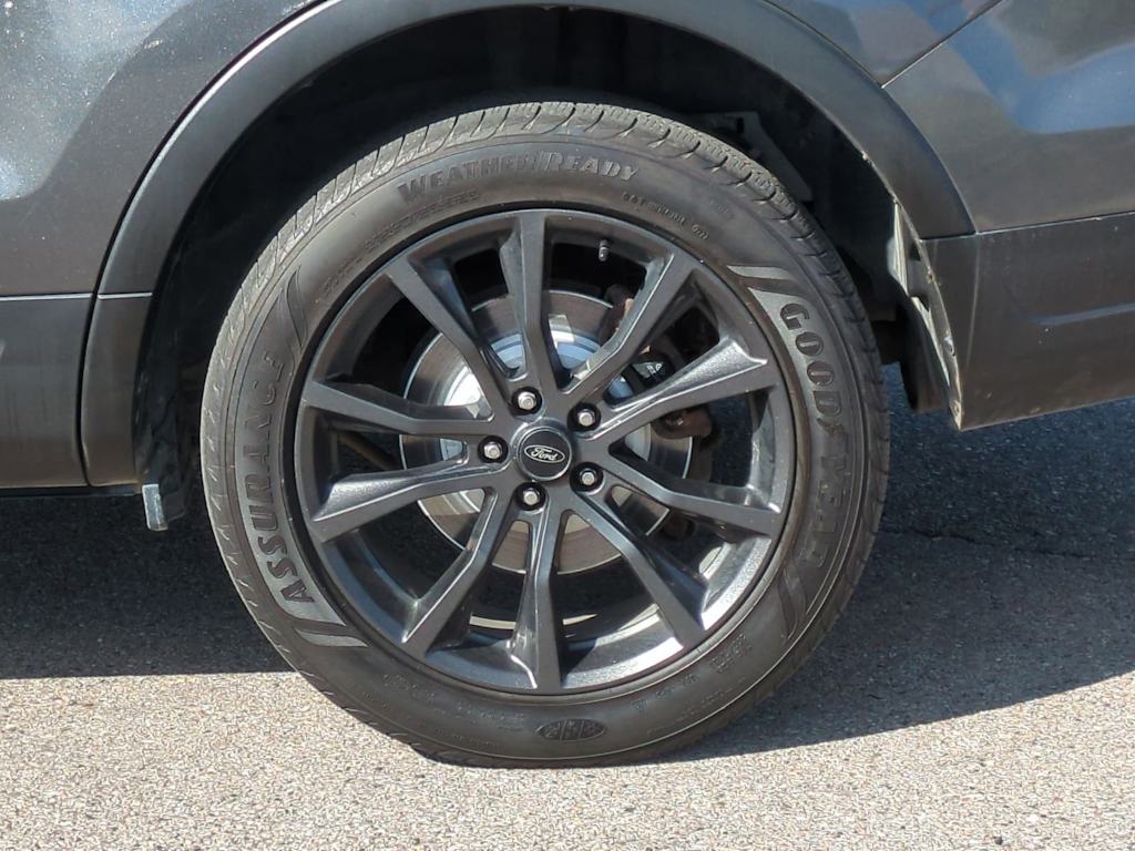 Thumbnail: 2018 Ford Explorer - 8