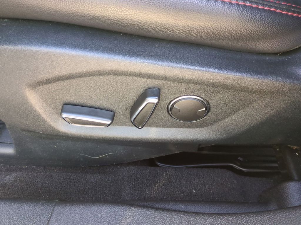 Thumbnail: 2018 Ford Explorer - 25