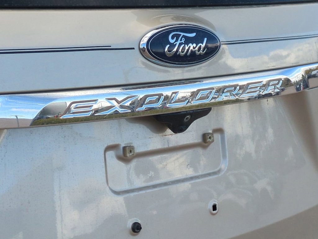 Thumbnail: 2017 Ford Explorer - 7