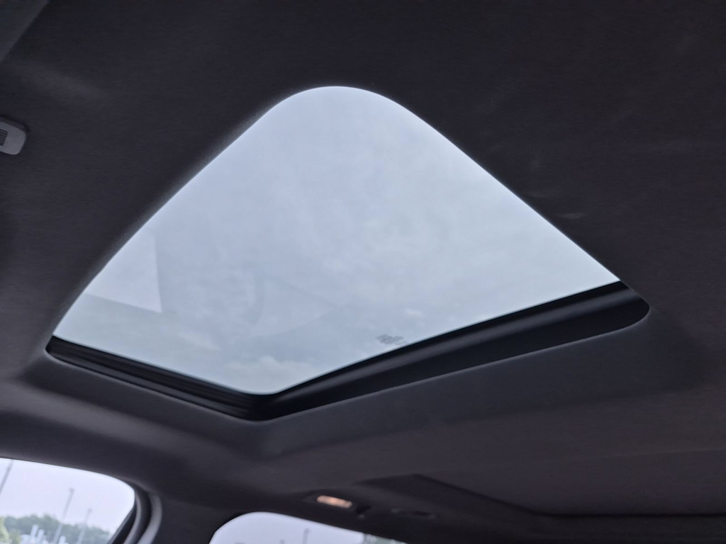Thumbnail: 2015 Ford Explorer - 26