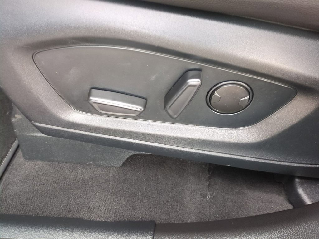 Thumbnail: 2023 Ford Explorer - 25