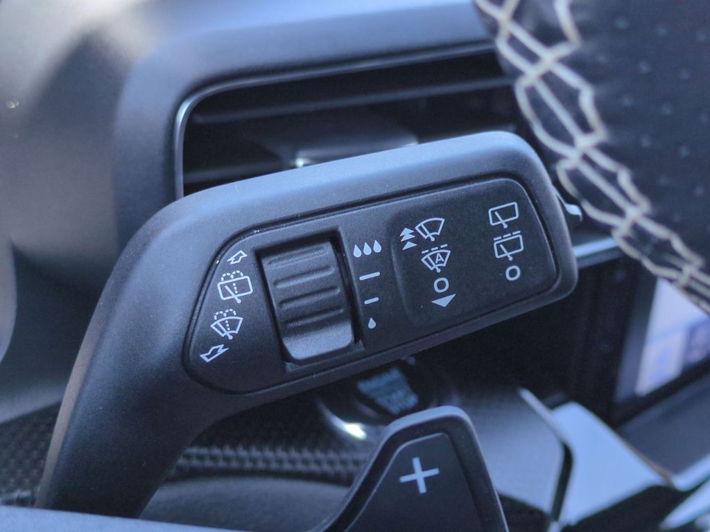Thumbnail: 2023 Ford Explorer - 31