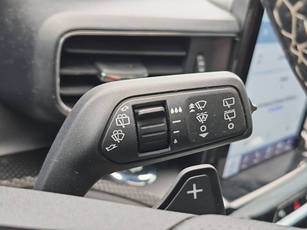 Thumbnail: 2021 Ford Explorer - 31
