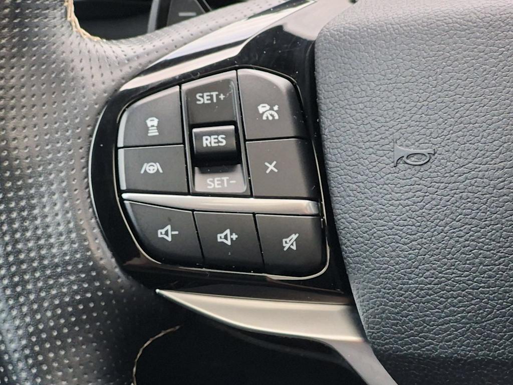 Thumbnail: 2021 Ford Explorer - 29