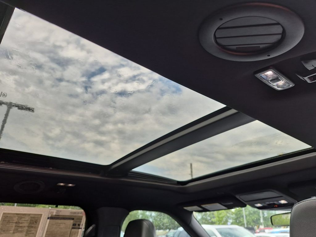 Thumbnail: 2021 Ford Explorer - 27