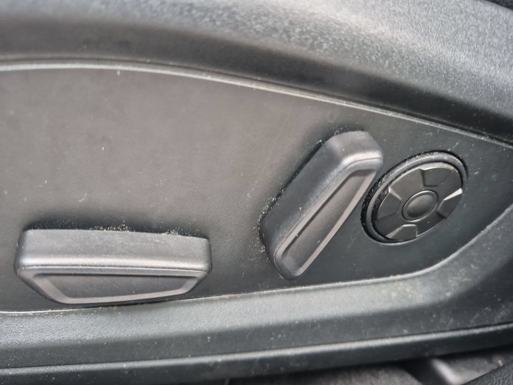 Thumbnail: 2021 Ford Explorer - 24