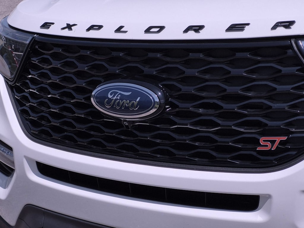 Thumbnail: 2022 Ford Explorer - 7