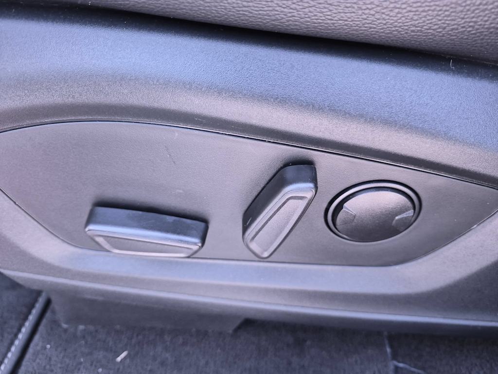 Thumbnail: 2022 Ford Explorer - 21
