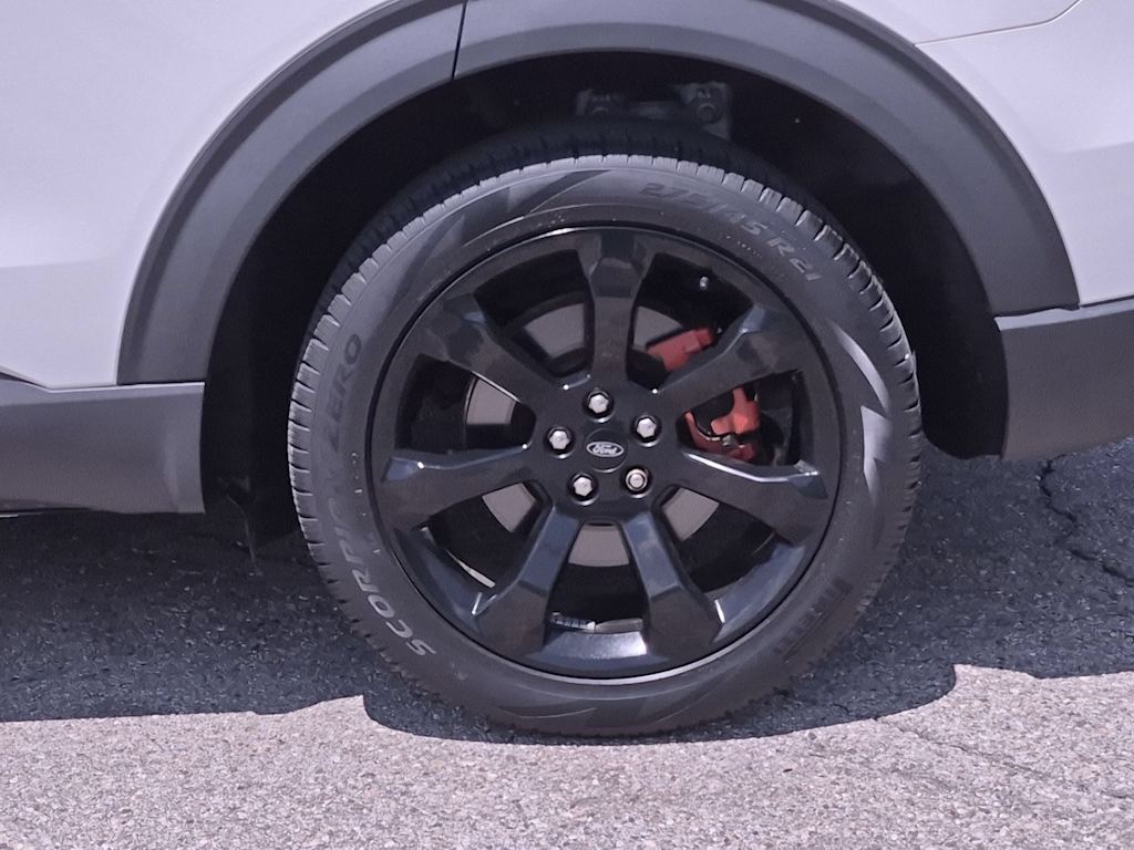 Thumbnail: 2022 Ford Explorer - 8