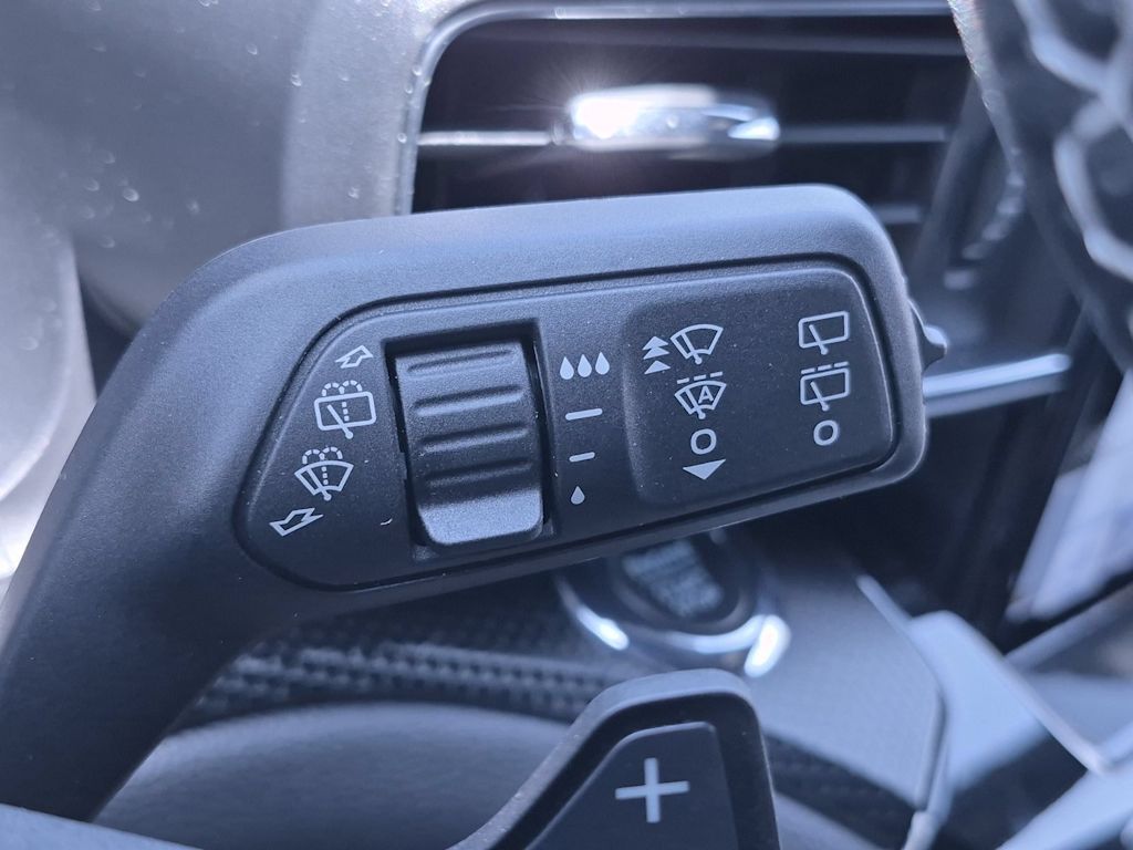 Thumbnail: 2022 Ford Explorer - 28