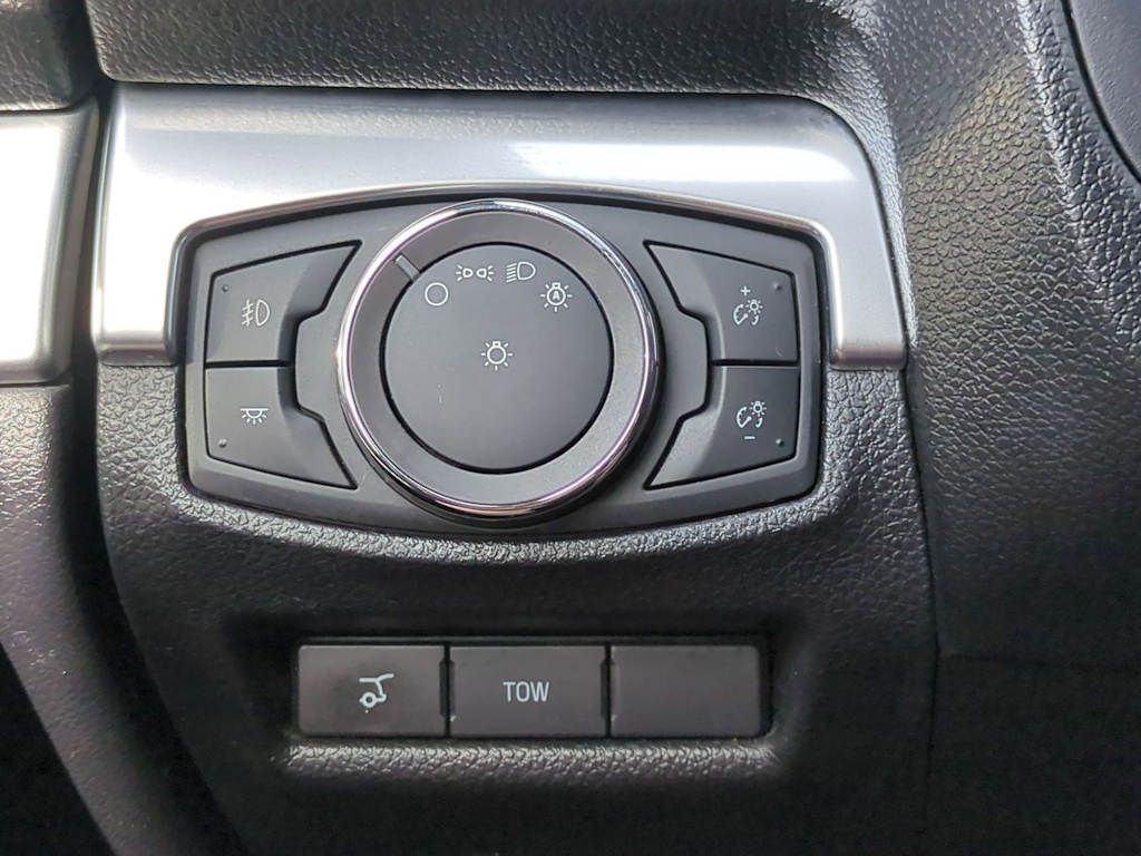 Thumbnail: 2018 Ford Explorer - 34