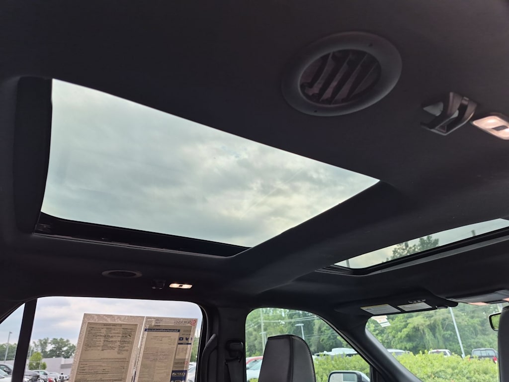 Thumbnail: 2018 Ford Explorer - 29