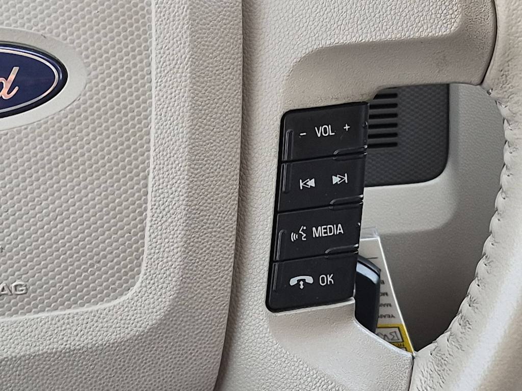 Thumbnail: 2011 Ford Escape - 32