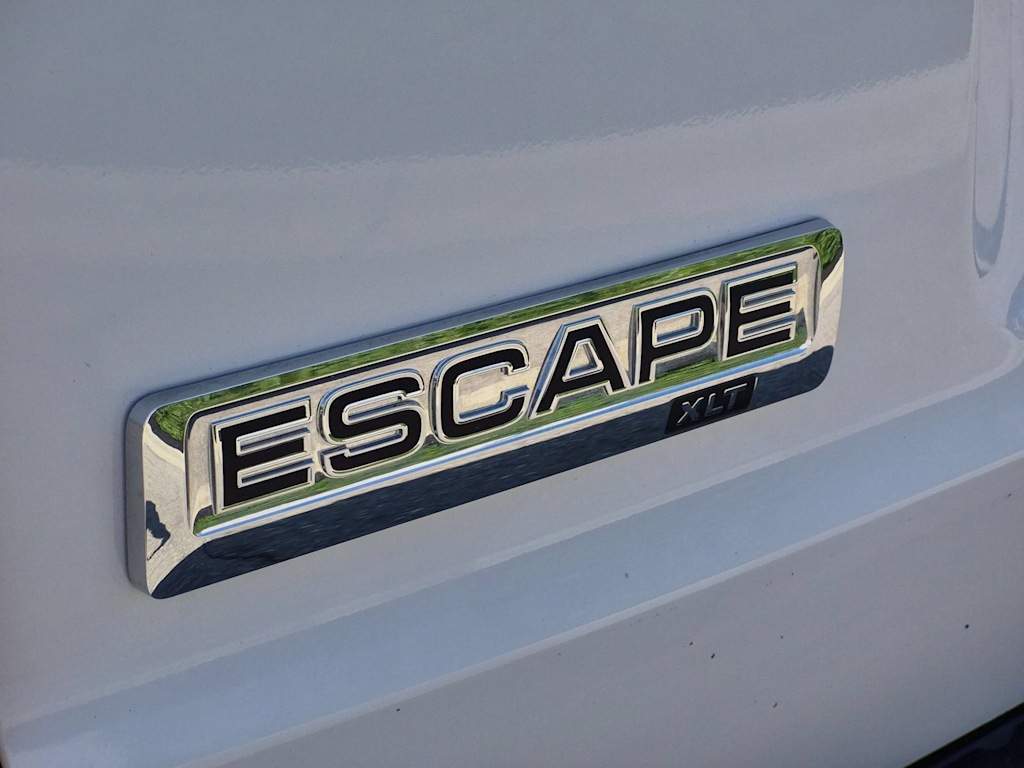 Thumbnail: 2011 Ford Escape - 25