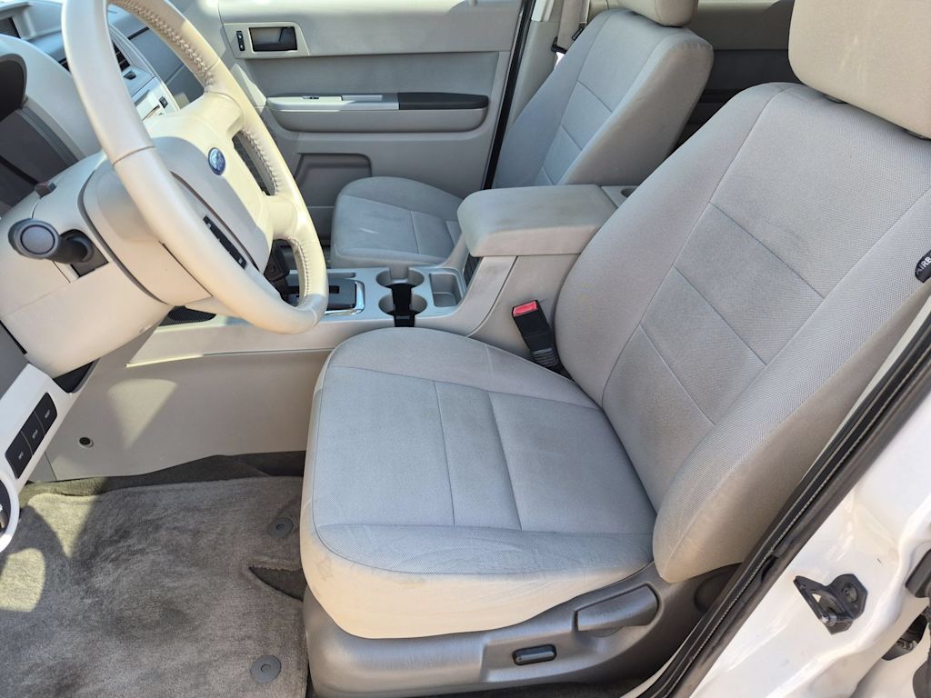 Thumbnail: 2011 Ford Escape - 10