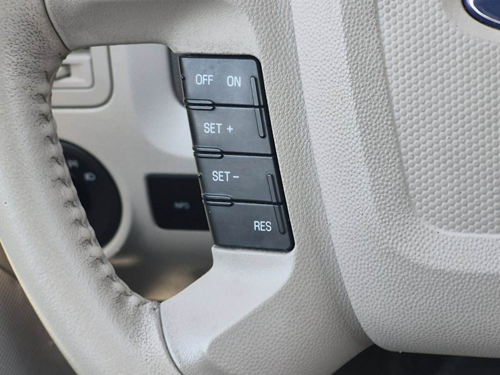 Thumbnail: 2011 Ford Escape - 31