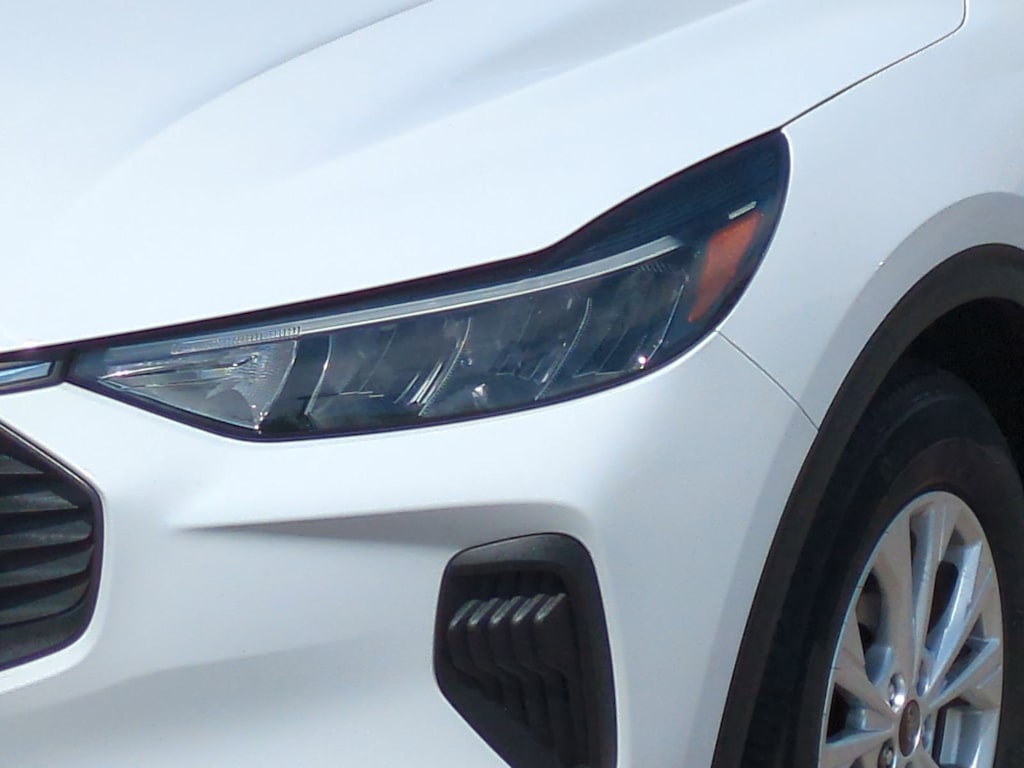 Thumbnail: 2023 Ford Escape - 23