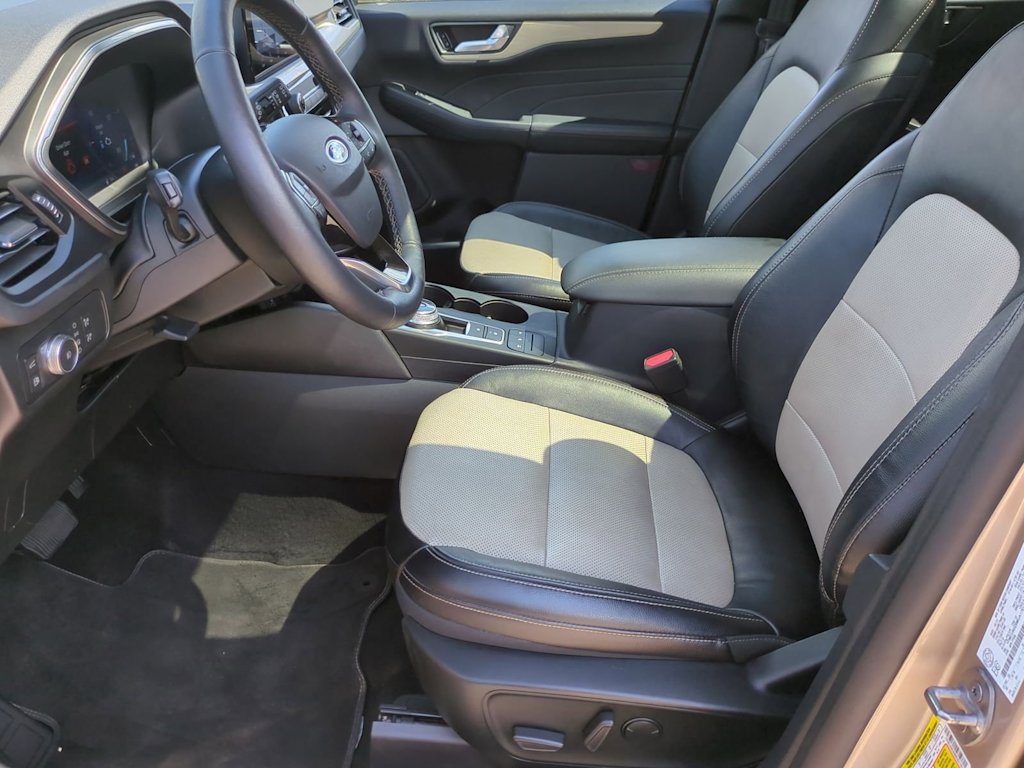 Thumbnail: 2021 Ford Escape - 10