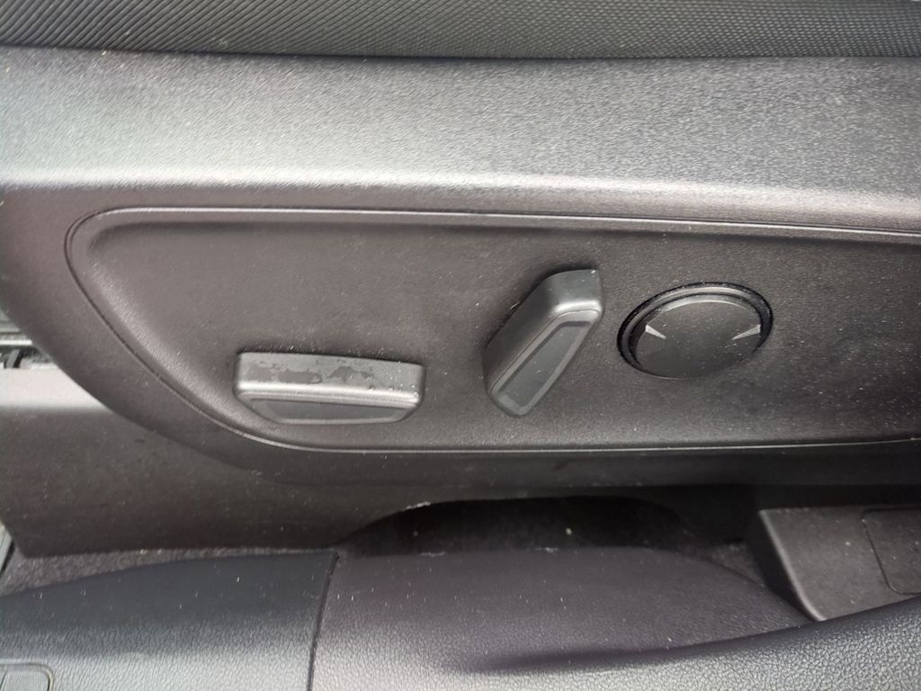 Thumbnail: 2022 Ford Escape - 24