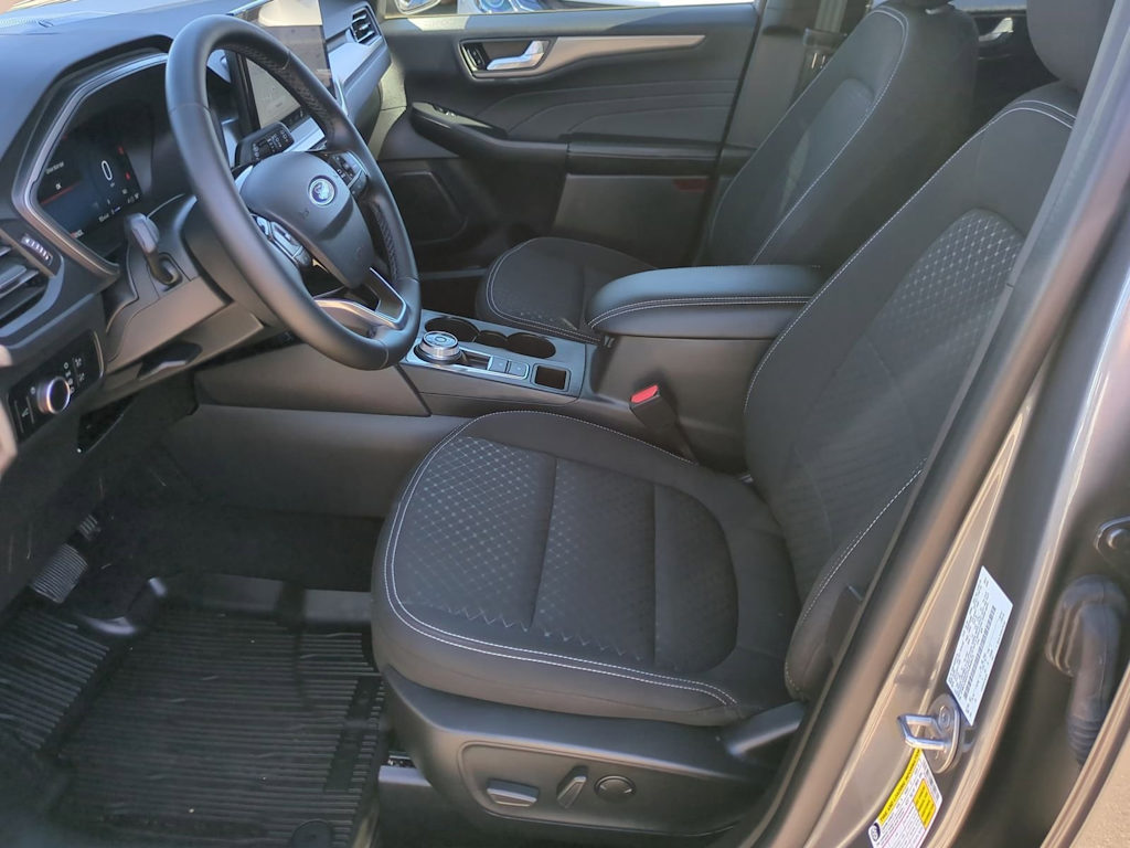 Thumbnail: 2023 Ford Escape - 9