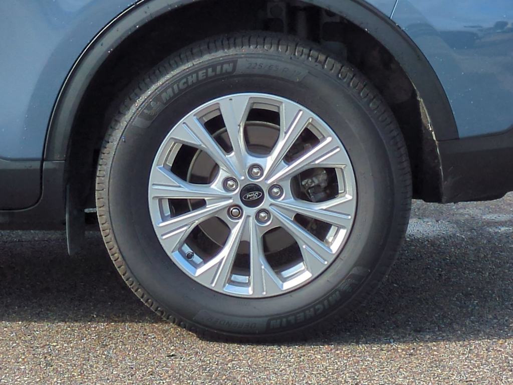 Thumbnail: 2023 Ford Escape - 7