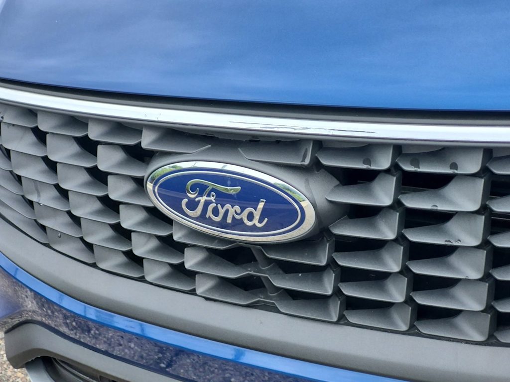 Thumbnail: 2023 Ford Escape - 7