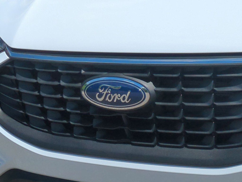 Thumbnail: 2023 Ford Escape - 7